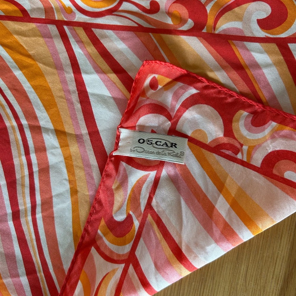Oscar de la Renta Red and Orange Swirl Scarf - Picture 3 of 3